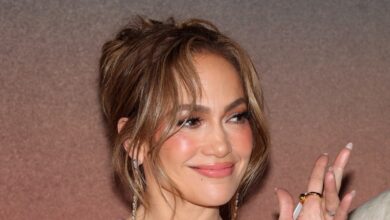 'Sicksick' Jennifer Lopez cancels ambitious stadium tour