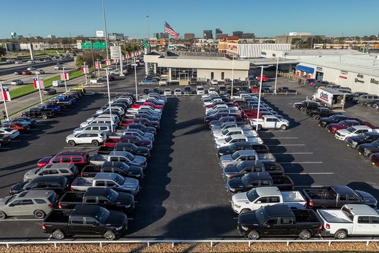 Jeep and Ram dealers complain about Stellantis as cars pile up