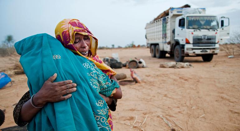 Sudan crisis: UN health agency warns of attack on key hospital