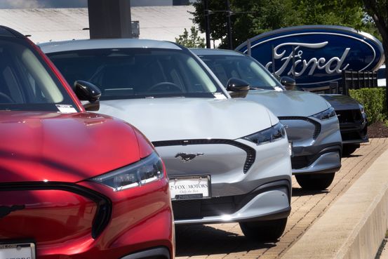 Ford Motor expands electric vehicle sales, services to all US dealers