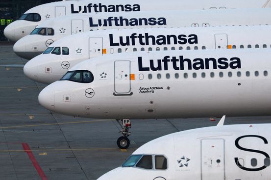 Lufthansa cuts guidance as top airline struggles to break even