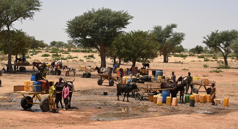 Attacks on civilians in Burkina Faso force thousands to flee to neighboring Niger