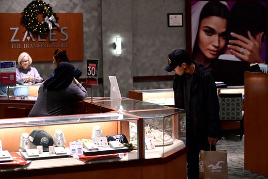 How Kay Jewelers and Zales Are Trying to Convince You to Buy More Jewelry Online