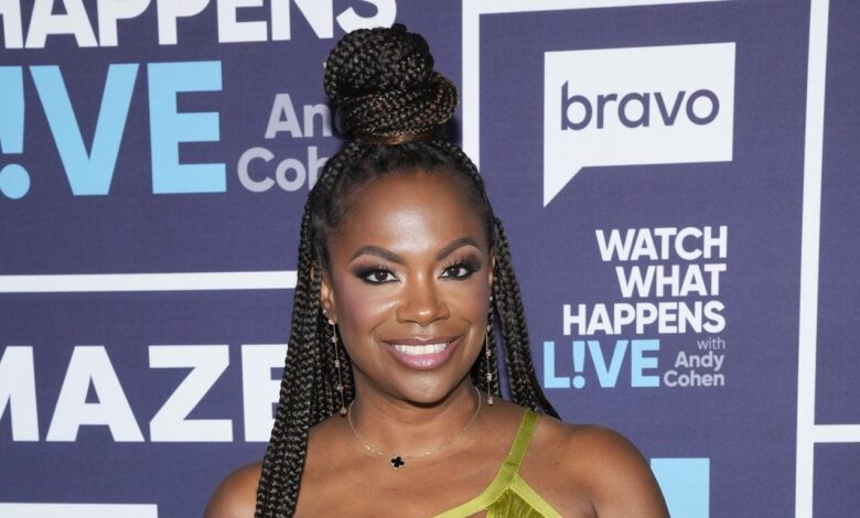 Kandi Burruss Twerks In Megan Thee Stallion's Tour Shorts