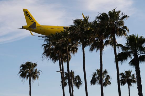 Spirit Airlines cuts jobs as quarterly loss widens