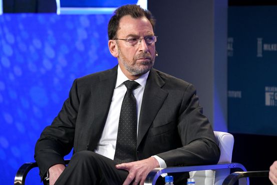 Edgar Bronfman Prepares Bid for Paramount and Parent Company National Amusements