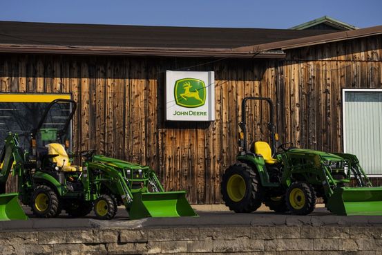 Deere downsizes to weather farm recession