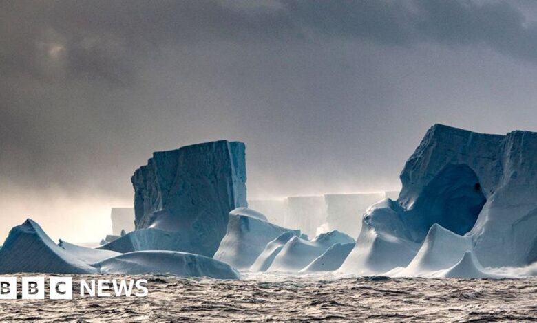 Giant iceberg stuck spinning in ocean trap