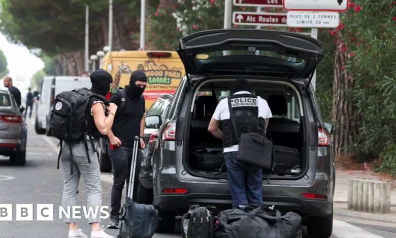 Manhunt underway in France after terror attack on synagogue