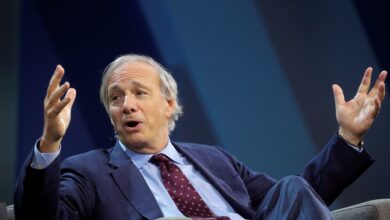 Ray Dalio says the Fed is facing a difficult balancing act