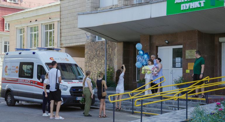 Kyiv hospital struggles to care for patients amid airstrikes