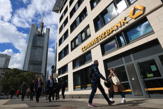 Commerzbank confirmed its independent strategy before negotiating with UniCredit