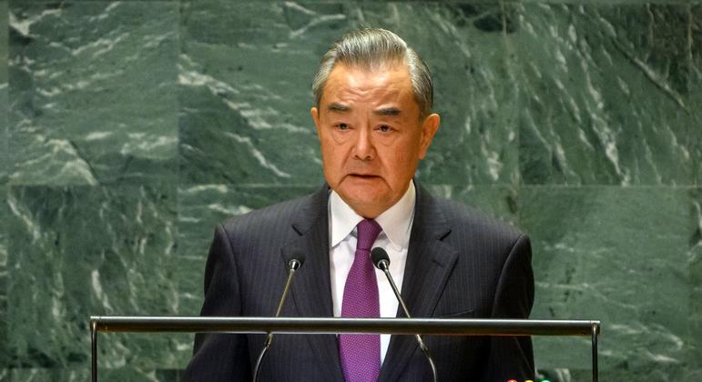 Foreign Minister Wang Yi affirmed that China is committed to dialogue, 'not adding fuel to the fire'