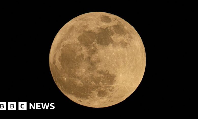 Supermoon and lunar eclipse captivate stargazers