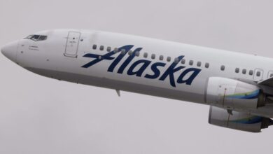 Alaska Air's credit rating downgraded to junk