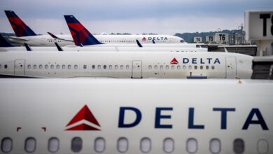 Video Delta Plane Colliding Smaller Plane Atlanta Airport Taxiway 