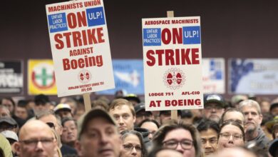 Boeing mechanics vote on new proposal that could end the strike