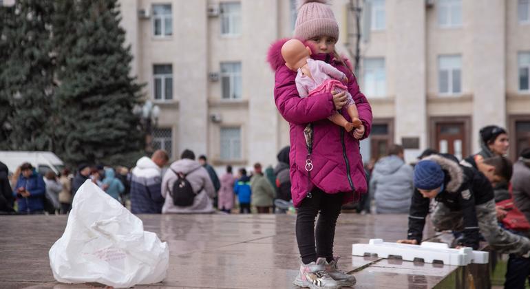 Ukraine: Top UN aid official condemns deadly attack on market in Kherson