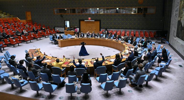 The United Nations Security Council extended sanctions and arms embargo against Haiti