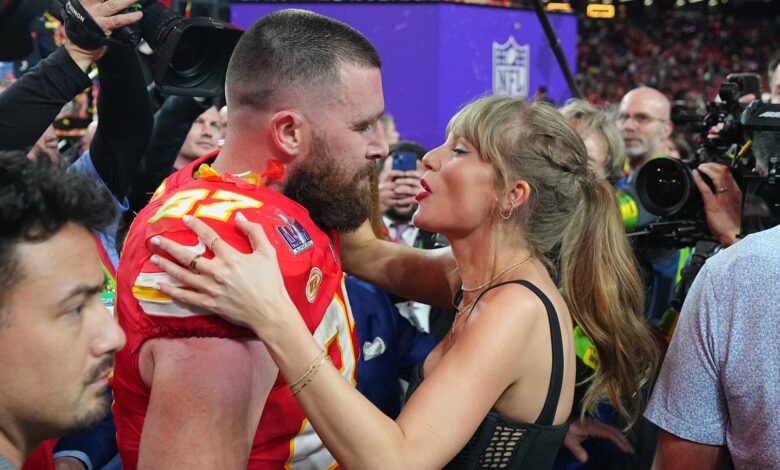 Taylor Swift will return to Chiefs game, Travis Kelce teases fans