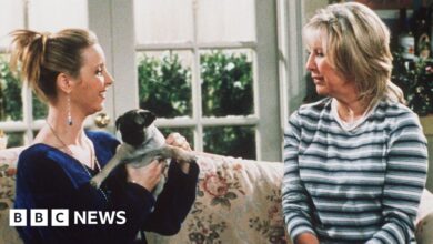 Lisa Kudrow leads the tributes to her Friends 'genius' mother