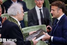 Dictionary of the French Academy awarded to President Macron