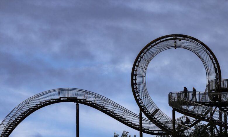 Oh Nah! Man Climbs Out Of Roller coaster In Arizona After Safety Bar Unlatches Castles N' Coasters