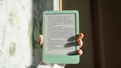 I spent the weekend reading on Amazon's newest Kindle — and it's got more features than it looks