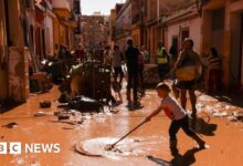 Another 500 troops were sent to Valencia amid anger over the flood response