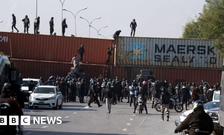 Thousands of people defied the police in support of Imran Khan