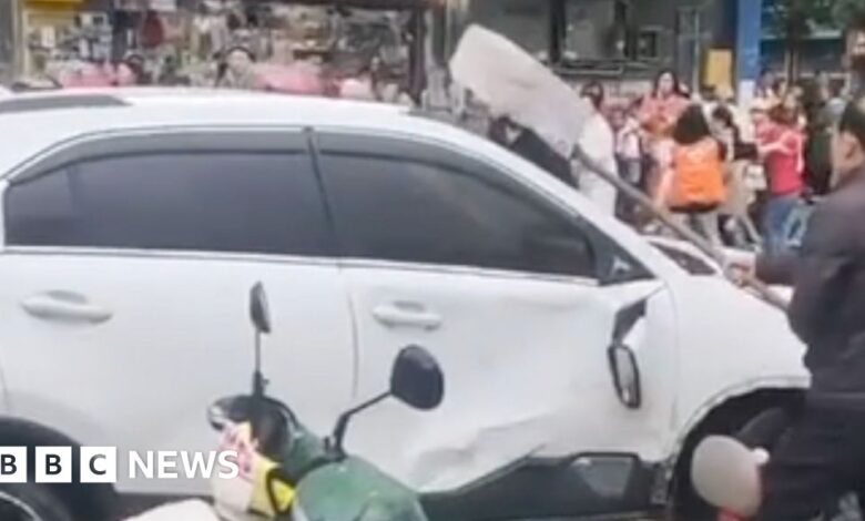 Car crashes into crowd outside elementary school in China