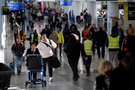 Jammed Thanksgiving flights pushed U.S. air travel to record levels