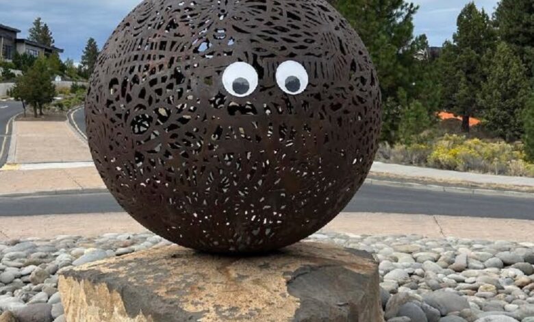 Oregon City Asks People to Please Stop Eyeing Public Art as Prank Becomes Tourist Attraction