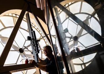Inside the Sydney clocktower where time will turn backwards